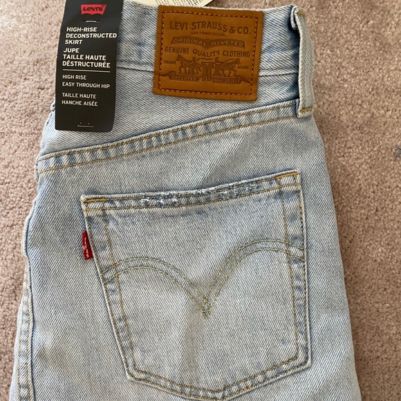 Levi’s Denim Skirt - Picture 3 of 3